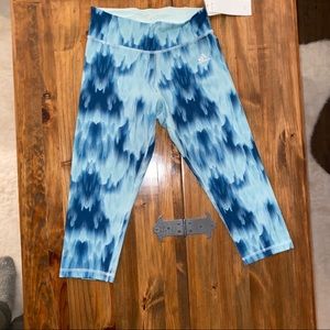 💜NWT Adidas Teal Capri Leggings Small